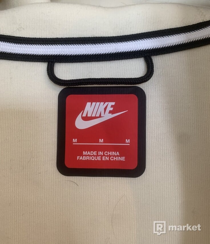 Nike tech fleece biela