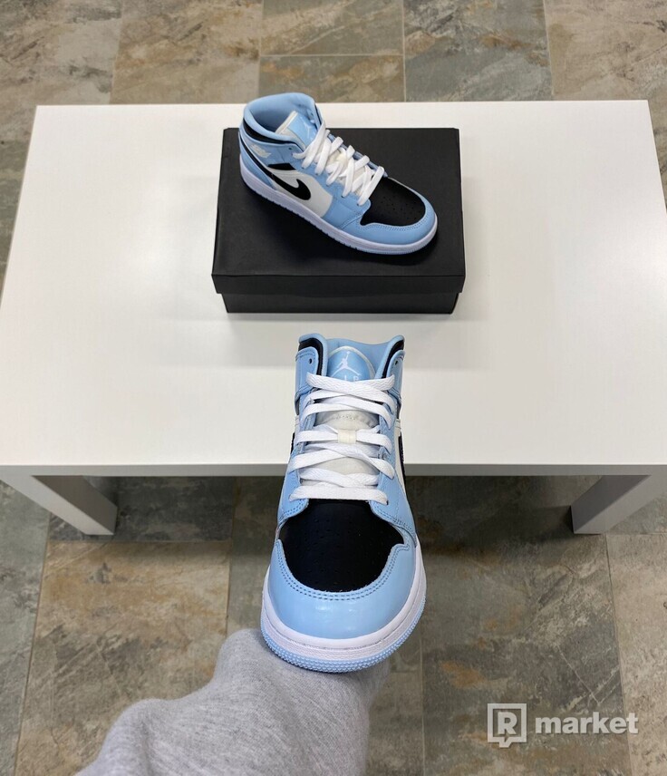 Nike Air Jordan 1 Mid (GS) "Ice Blue"