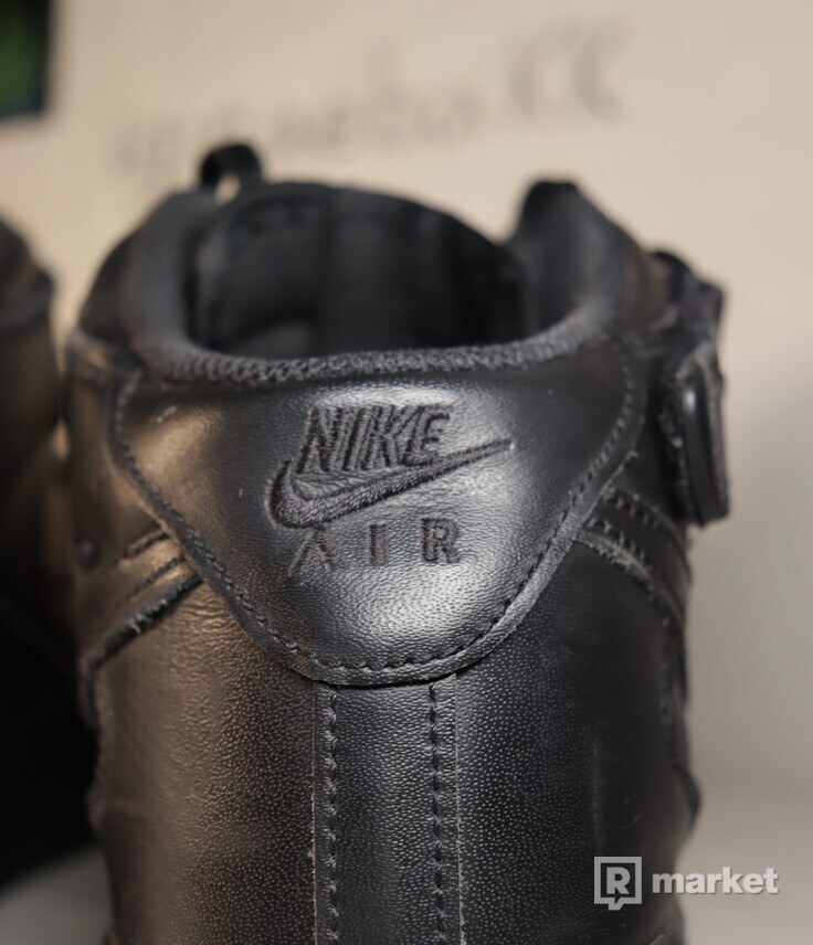 Nike AF1 Mid Black