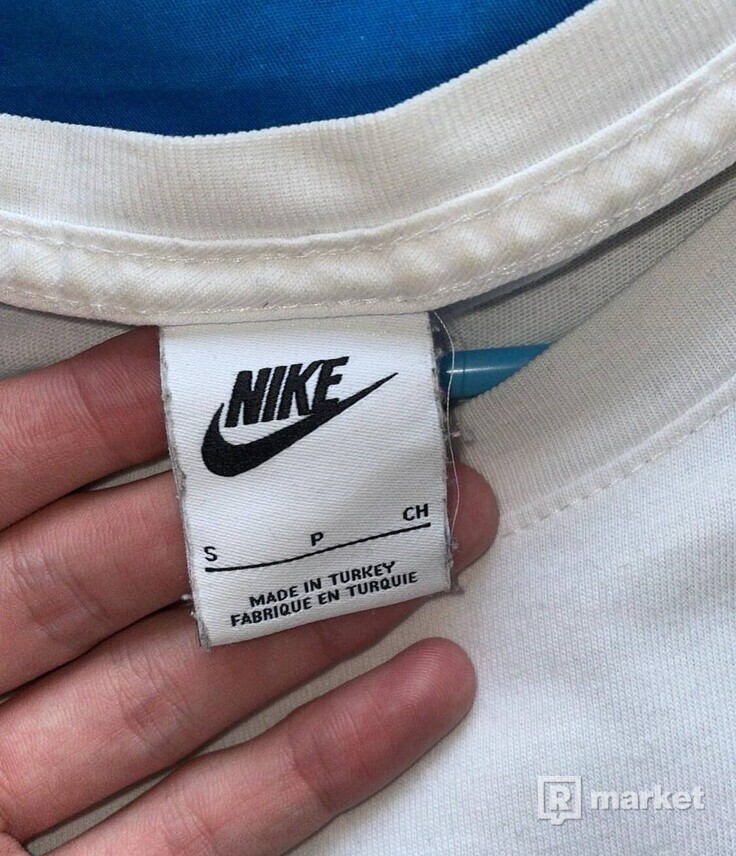 Nike white tee /72/