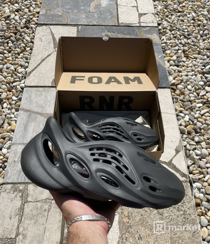 Adidas Yeezy Foam RNR - Carbon