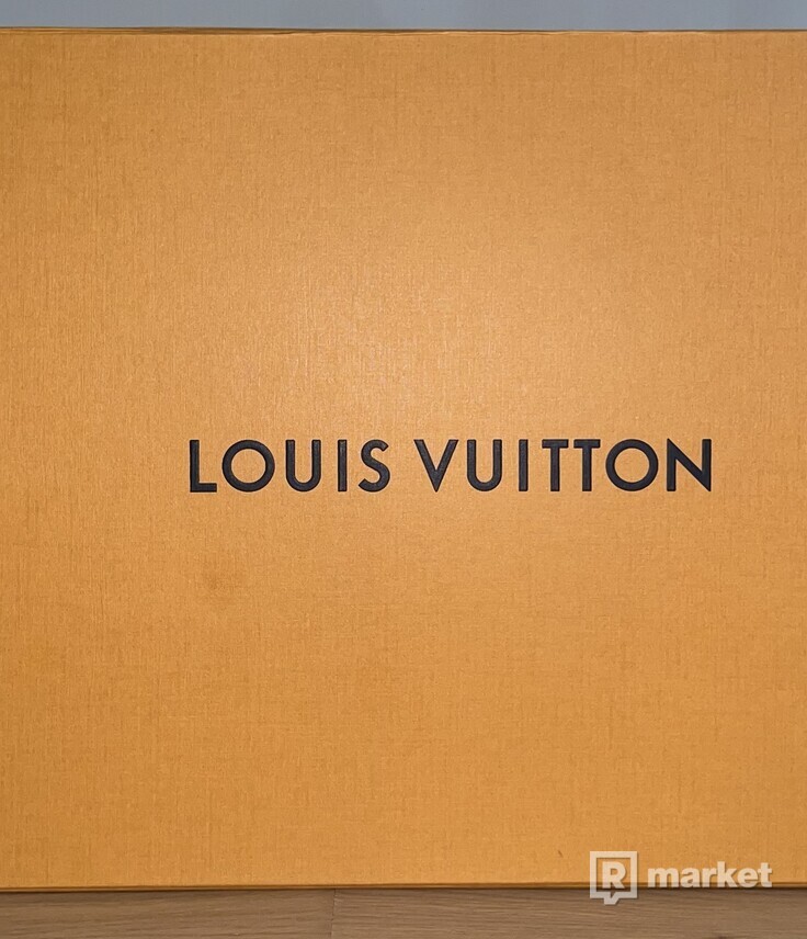 Louis Vuitton kabelka Monogram Empreinte 'Sac Montagne BB'