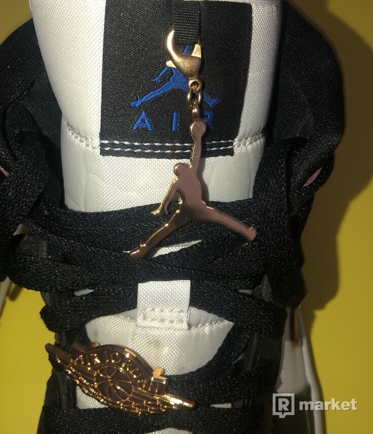 Air Jordan 1 Pendant Gold