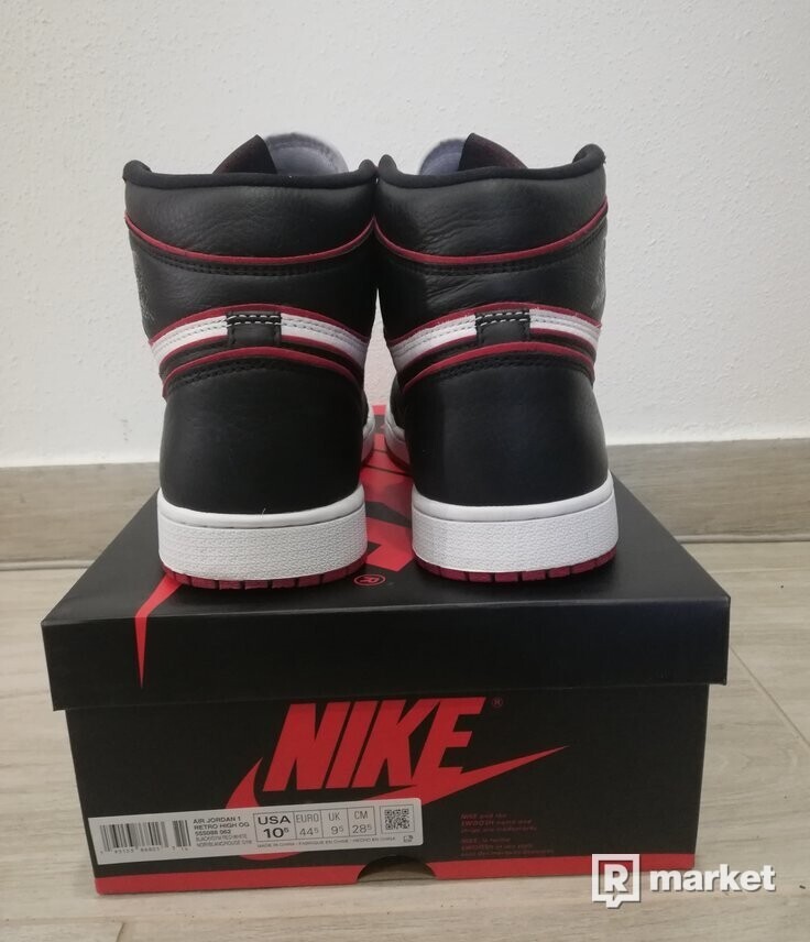Nike Air Jordan 1 Retro High "Bloodline"