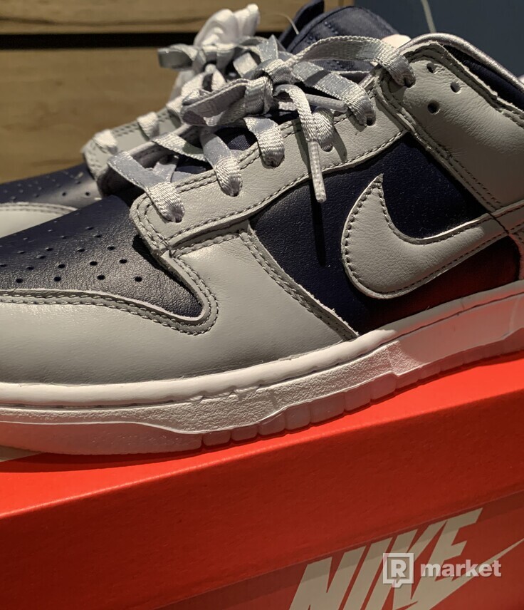 Nike dunk college navy