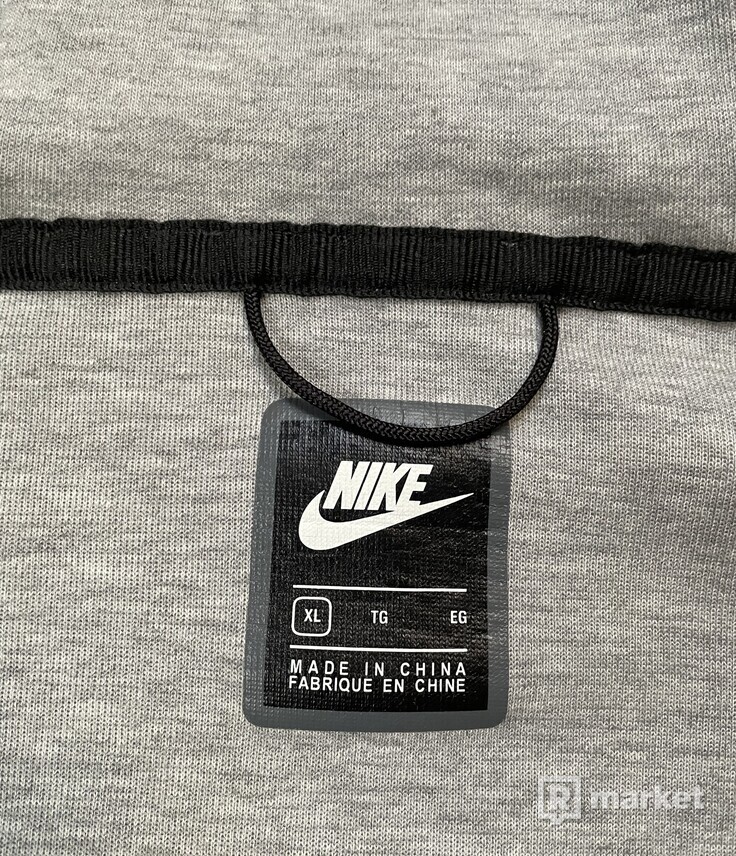 Nike Tech Fleece Grey