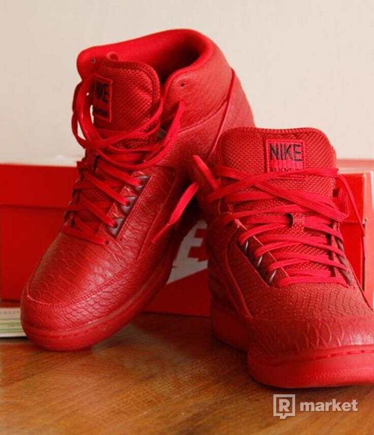 nové Nike Air Python Red vel. 45