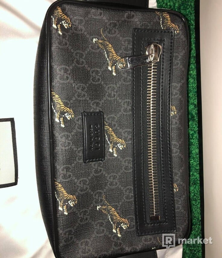 Gucci beltbag with tigers