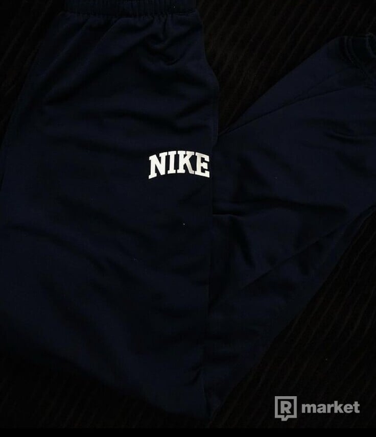 Nike tepláky tmavo-modré