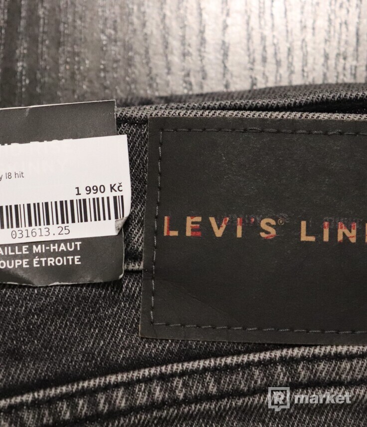 Levi’s jeans (mid waist)
