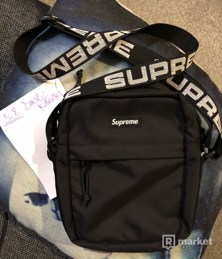Supreme shoulder bag ss18