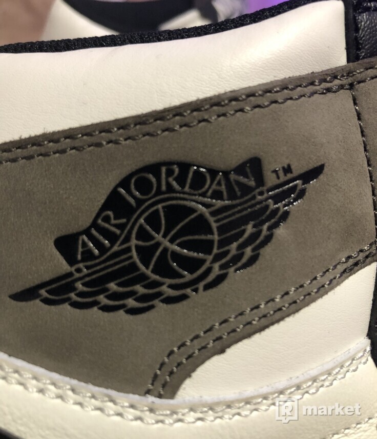 Air Jordan 1 Mocha