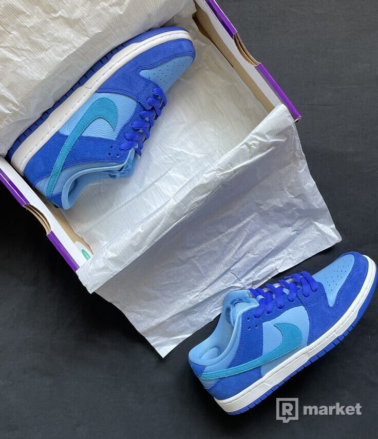 Nike Dunk SB Low 'Blue Raspberry'