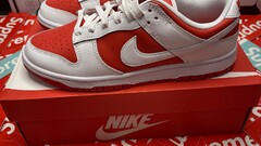 Dunk low “championship red”