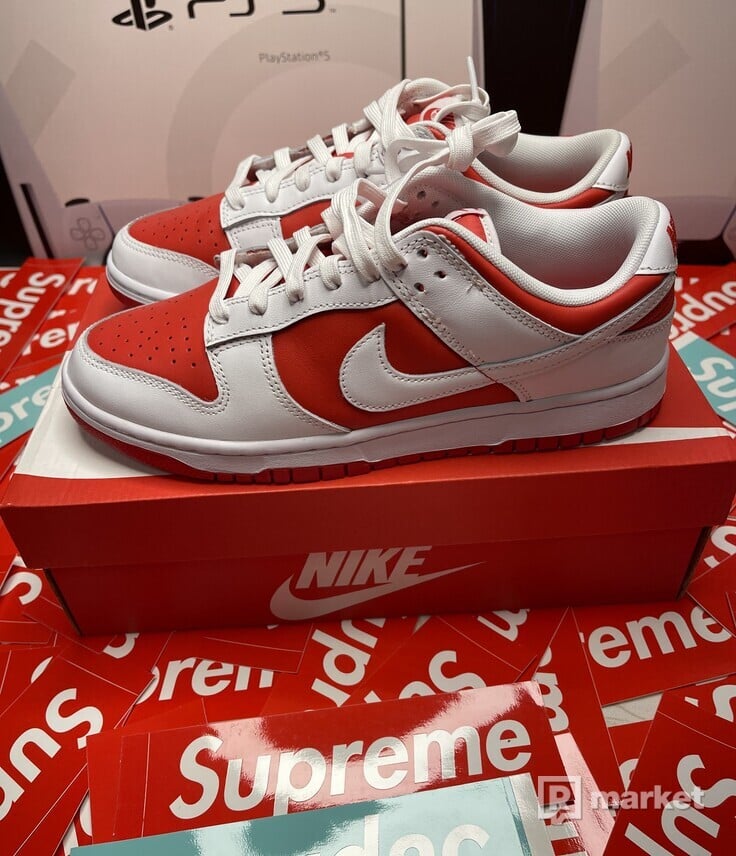 Dunk low “championship red”