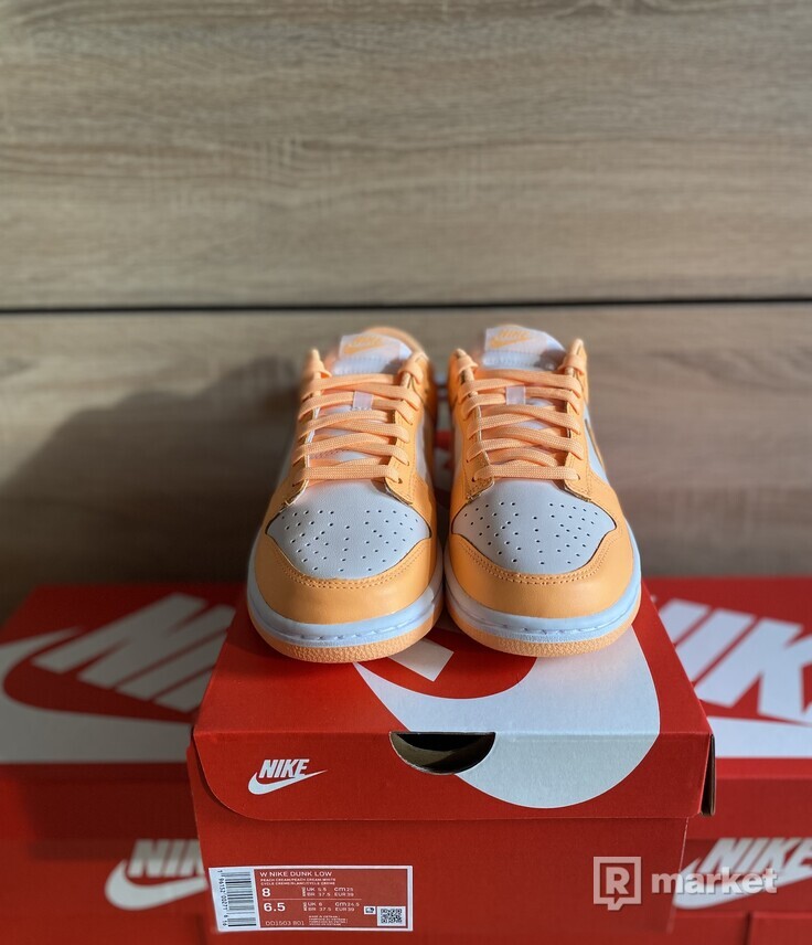 Nike dunk low peach cream