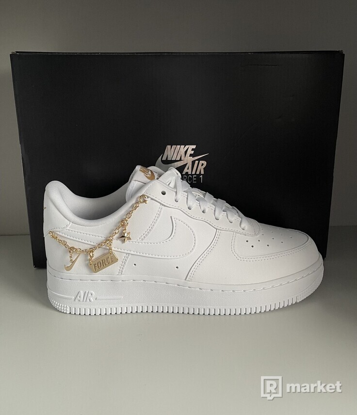 Nike Air Force 1 White Lucky Charm 37-40