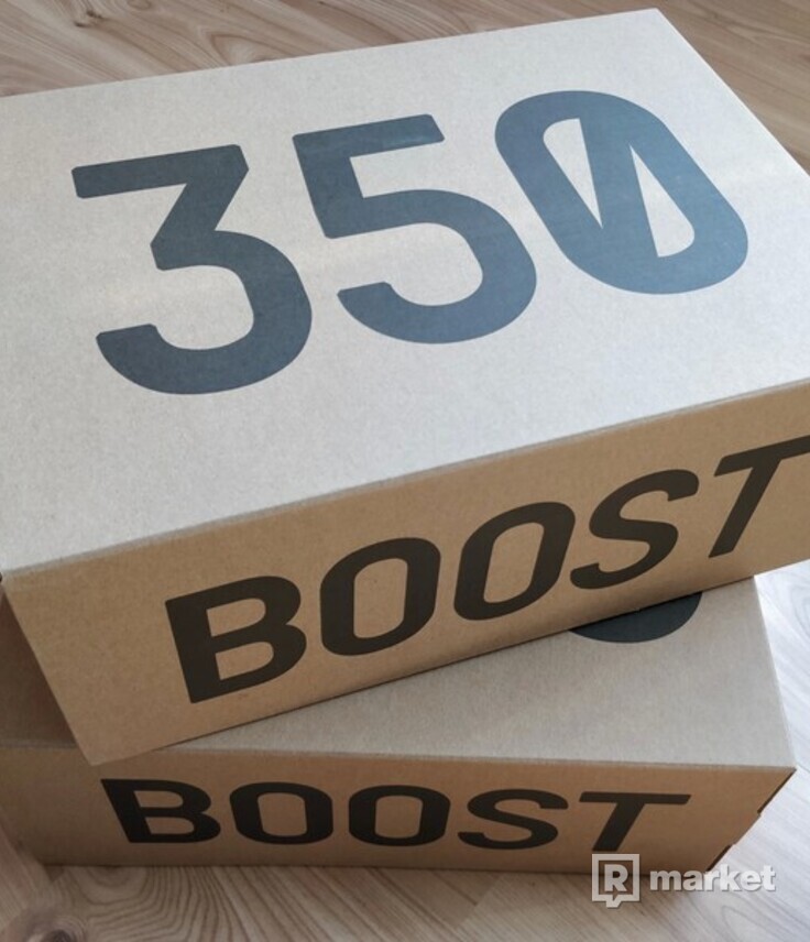 Adidas Yeezy Boost 350 v2 triple white
