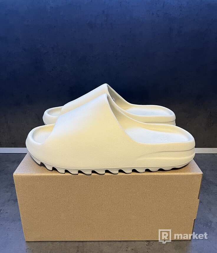 adidas Yeezy Slide Bone (2022 Restock)