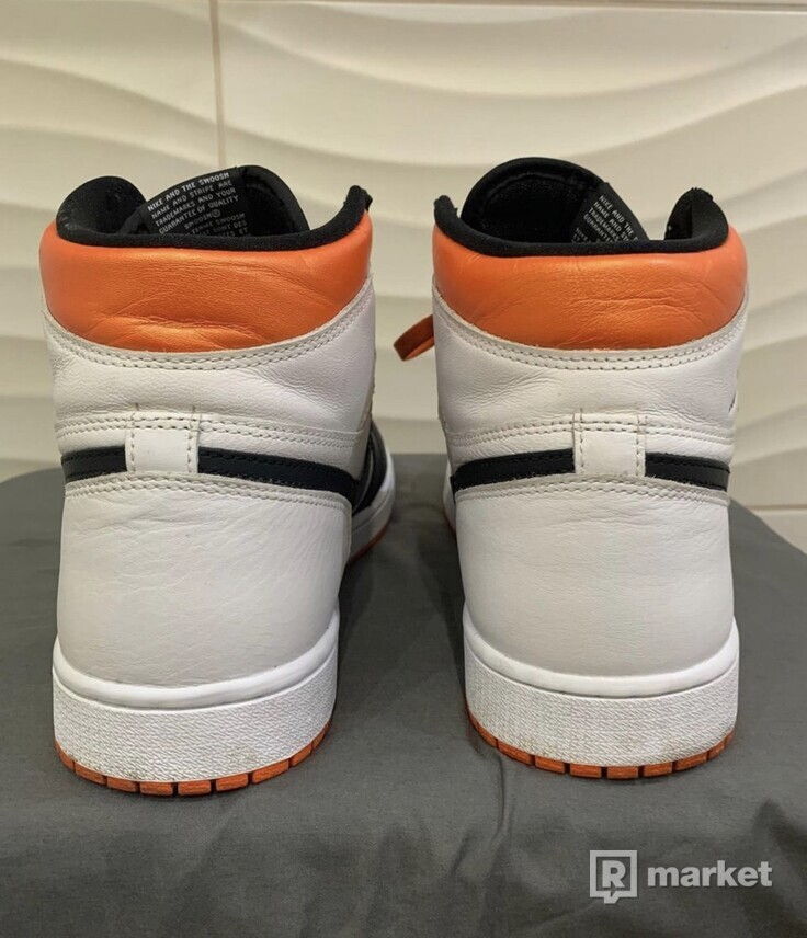 Air Jordan 1 High Electro Orange