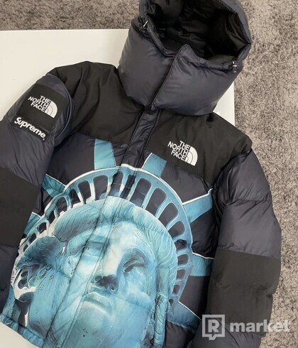 Supreme The North Face Statue of Liberty Jacket