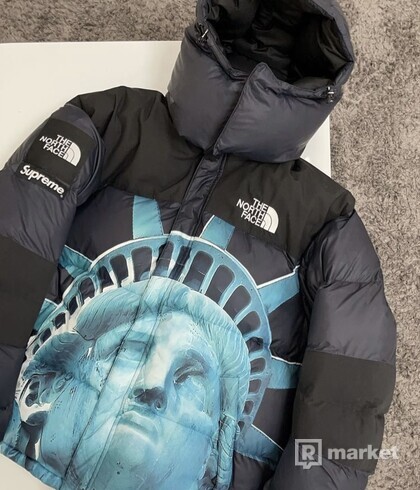 Supreme The North Face Statue of Liberty Jacket