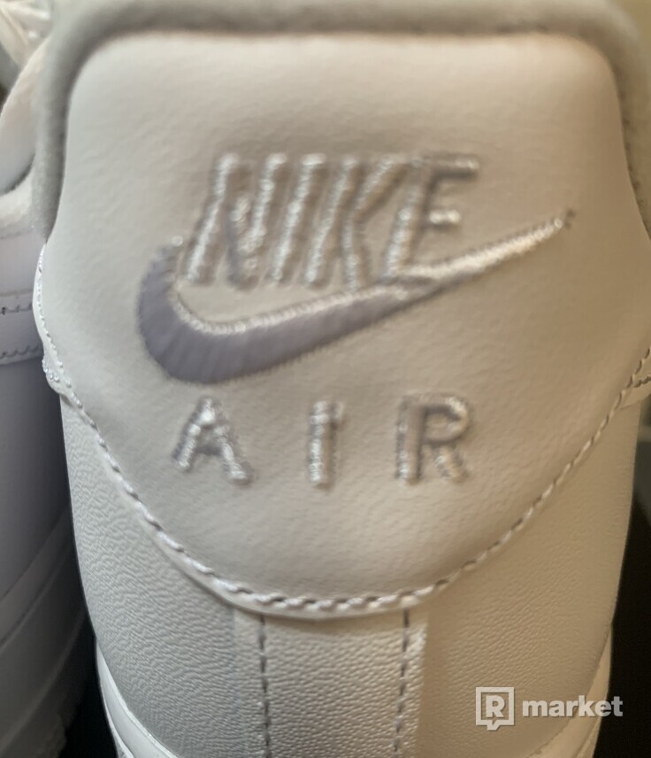 Nike Air Force 1 Low Surpreme White