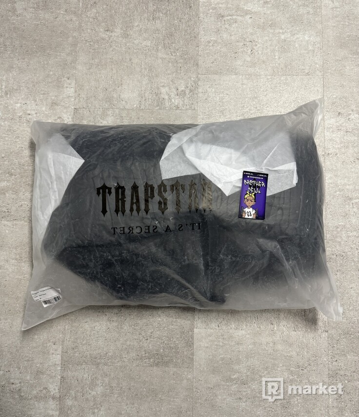 Trapstar Irongate Embossed Puffer Jacket