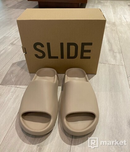 adidas Yeezy Slide Pure