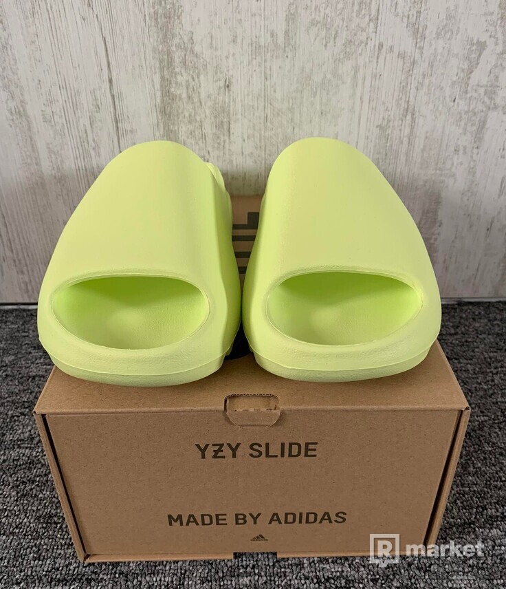 Yeezy Slide Glow Green (2022) (42//43)