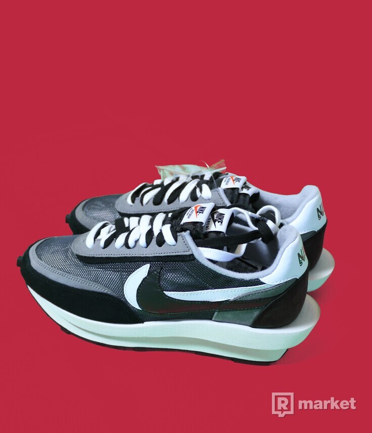 Nike x Sacai waffle black | REFRESHER Market