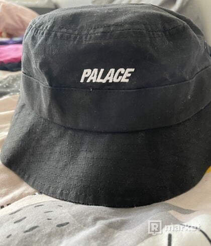 Palace web strap bucket hat