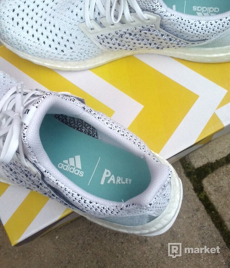 Adidas UItraBoost x Parley clime white blue 44
