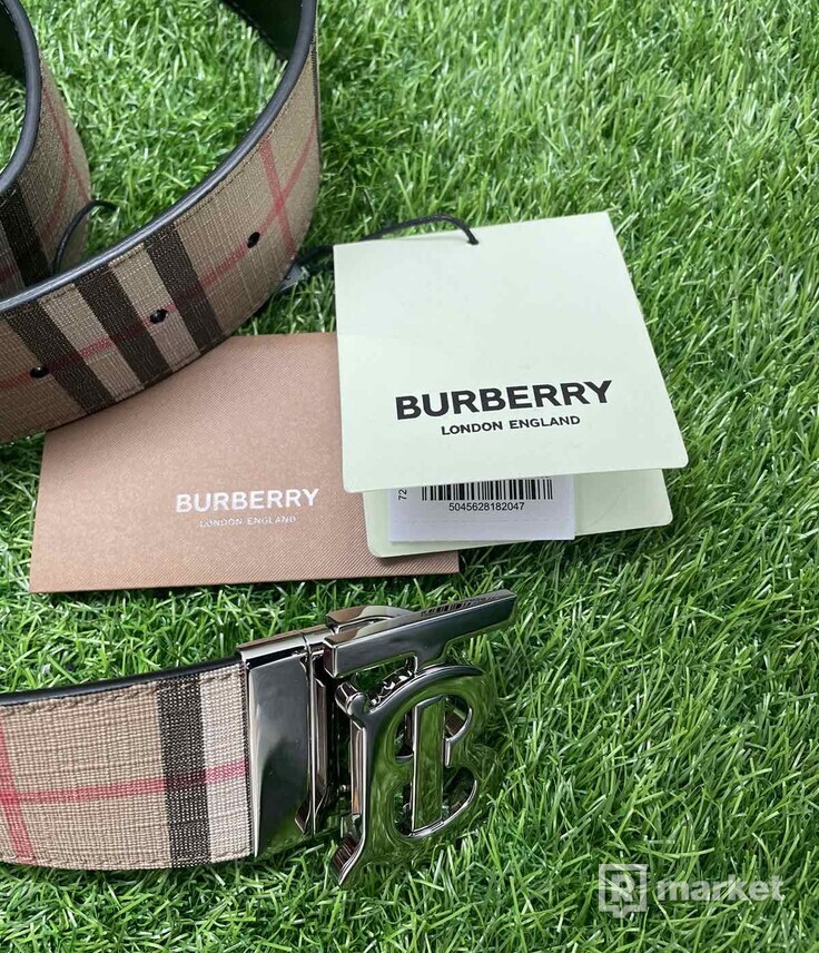 Burberry TB Check belt