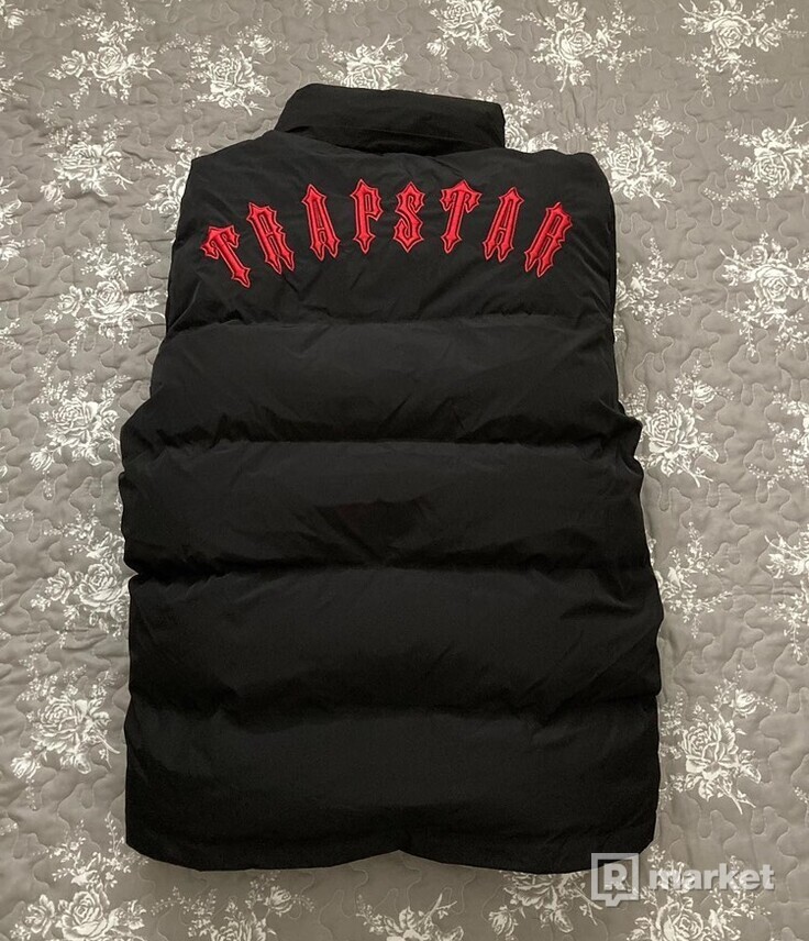 Trapstar Irongate Hooded Puffer Jacket - Black/Red