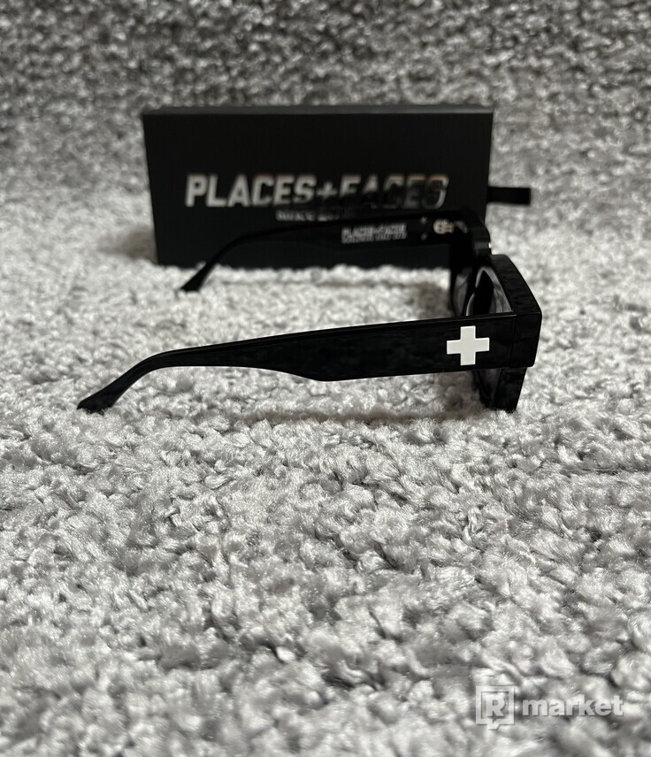 Places + Faces P+F Sunglasses - Black