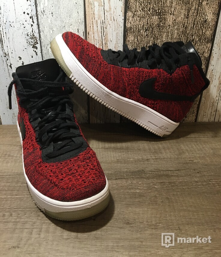 Nike Air Force 1 Mid Flyknit