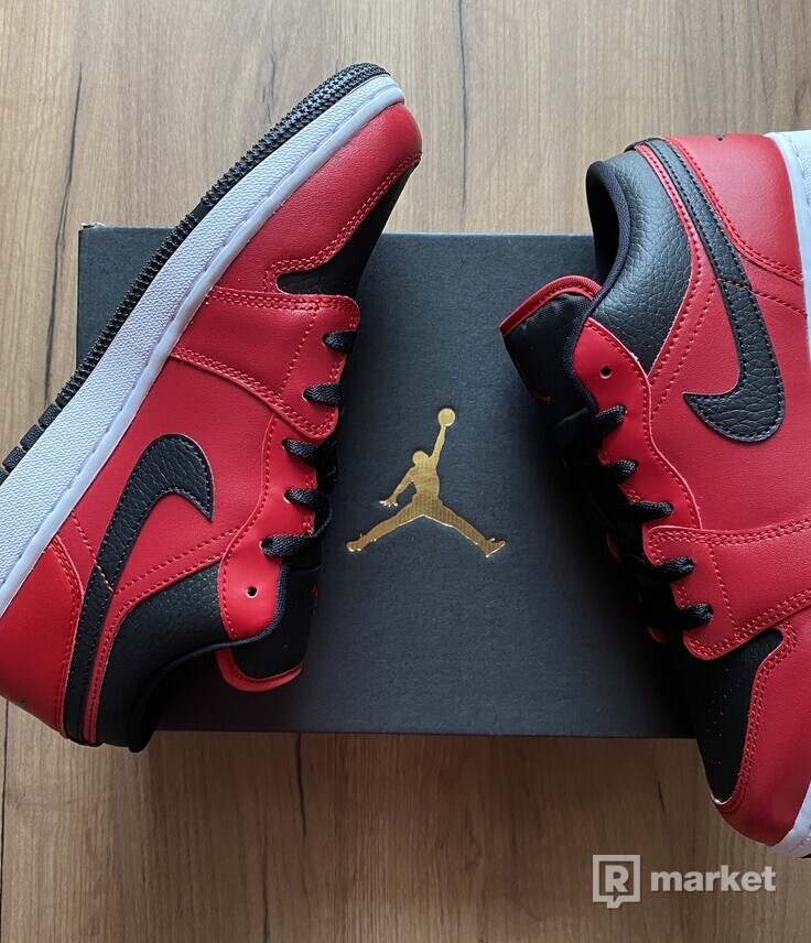 Air Jordan Red
