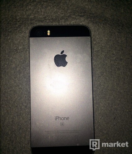 iPhone SE silver black