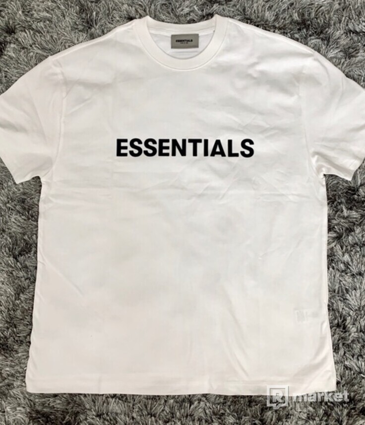 Essentials Fear of God white tee