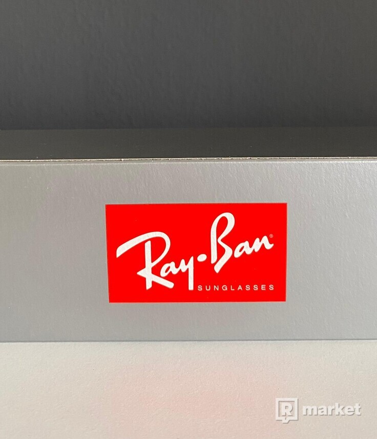 Ray Ban New Wayfarer RB2132 945/57 Polarized